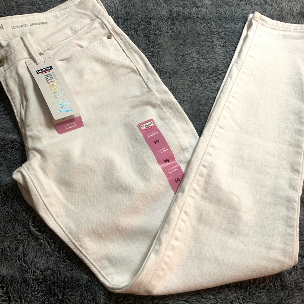 Levi’s Juniors’ Denizen low rise jegging